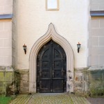 Dölzig, Ev. Pfarrkirche, Portal
