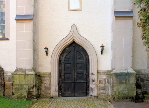 Dölzig, Ev. Pfarrkirche, Portal