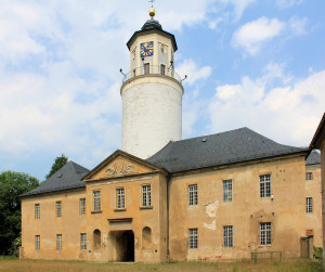 Schloss Crossen (Elster), Westflügel und Turm