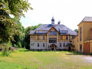 Elbisbach, Wirtschaftliche Landfrauenschule, Hauptgebäude