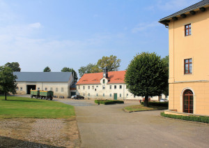 Rittergut Hirschfeld, Wirtschaftsgebäude