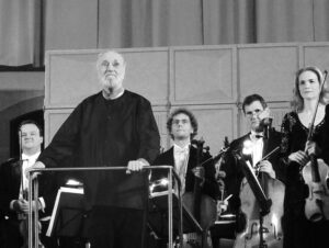 Kurt Masur am Pult der Dresdner Philharmonie (Dezember 2012)