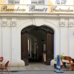 Altes Kloster Leipzig (Becksches Haus), Portal