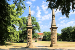 Obeliske im Schlossgarten Merseburg