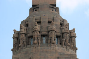 Wächterfiguren am Völkerschlachtdenkmal