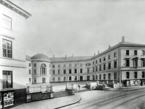 Der von August Wilhelm Kanne entworfene Ostflügel der Bürgerschule auf der ehemaligen Moritzbastei