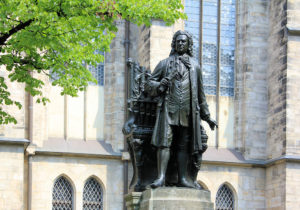 Bach-Denkmal vor der Thomaskirche in Leipzig