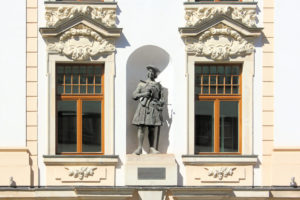 Statue Kaiser Maximilians I. am Städtischen Kaufhaus in Leipzig