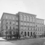 Höhere Schule für Mädchen um 1900