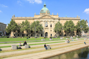 Der Südgiebel des Bundesverwaltungsgerichtes am Pleißemühlgraben