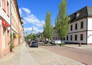 Marktplatzbebauung Rochlitz, Rathausstraße mit Kunigundenkirche